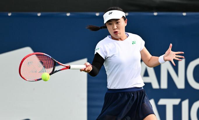 现突出的中 现突出的中